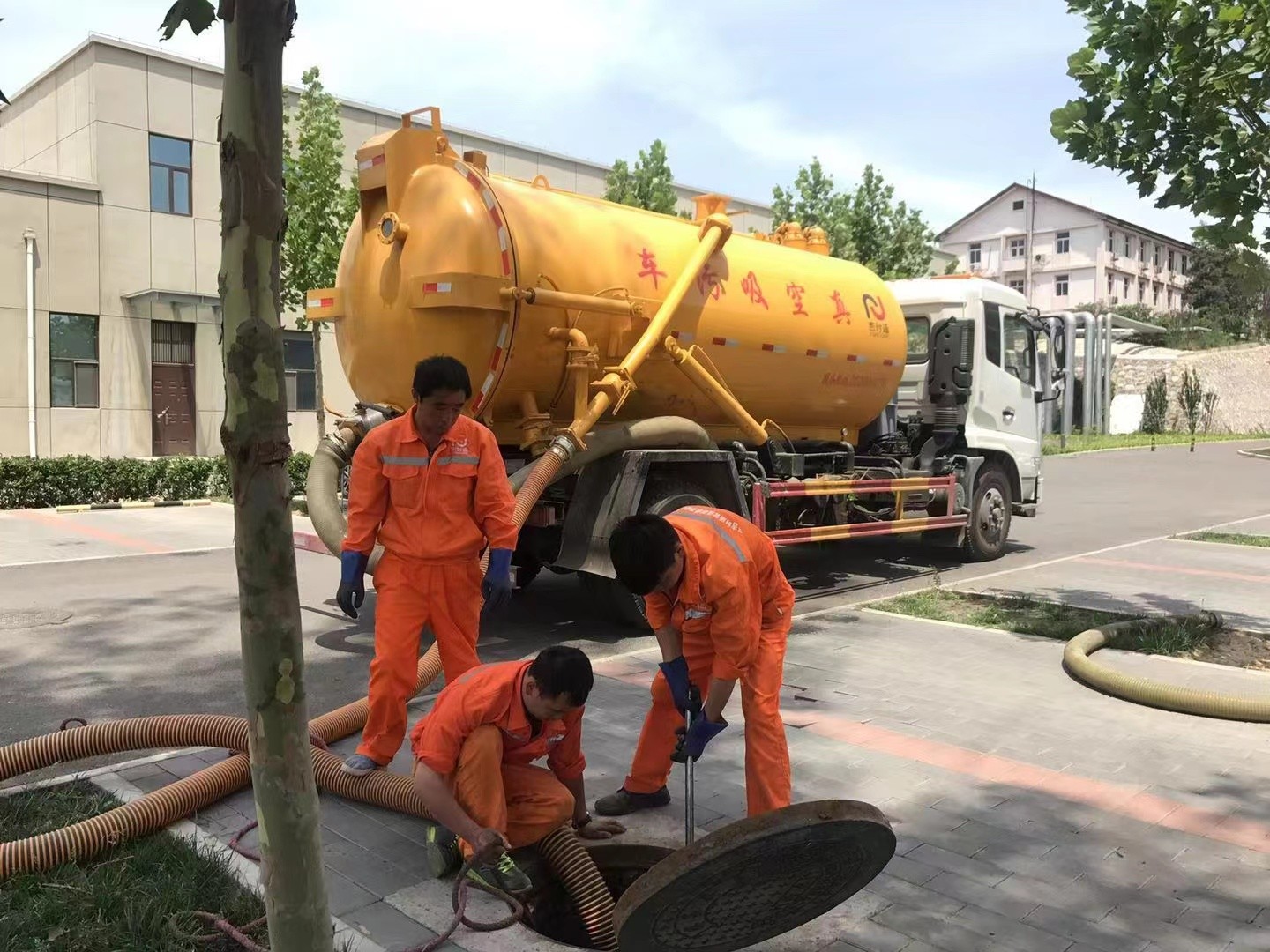 七星化粪池清理与5-8吨吸粪车施工效率分析
